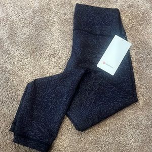 NWT Lululemon Wunder Train HR Tight 25”